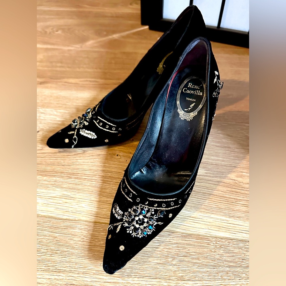 Vintage RENE' CAOVILLA Black Velvet Crystal Embellished Pumps Size 38 GORGEOUS
